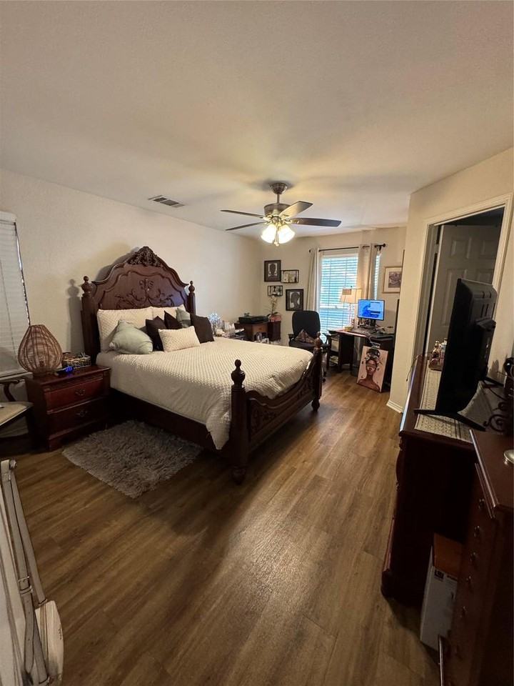 1015 Thackeray Ln - Photo 6 of 12