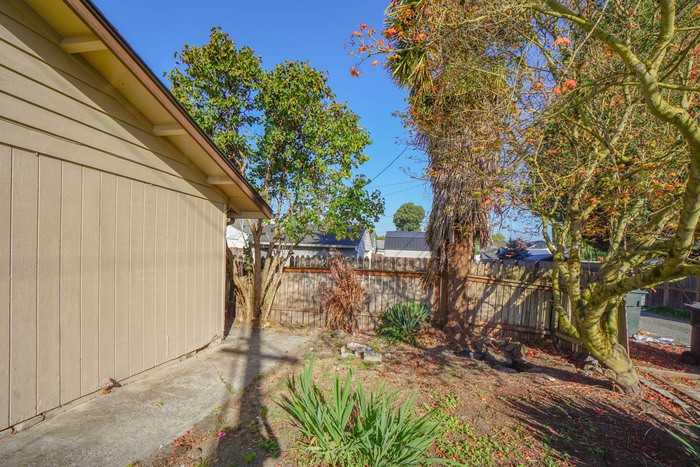 1168 30th Ave - Photo 7 of 38