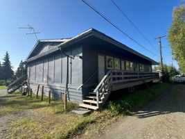 featured image of 2301 Roosevelt Dr #6