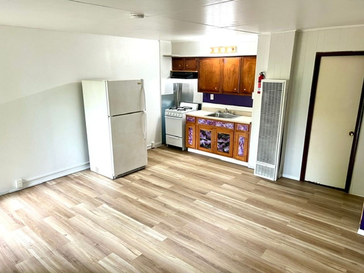 2301 Roosevelt Dr #6 - Photo 3 of 18