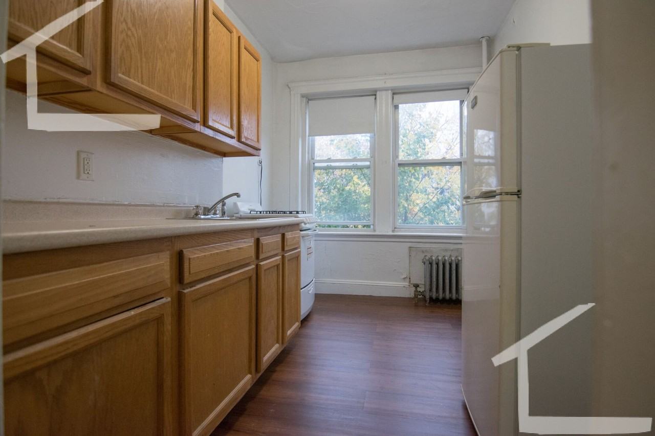 1687 Commonwealth Ave