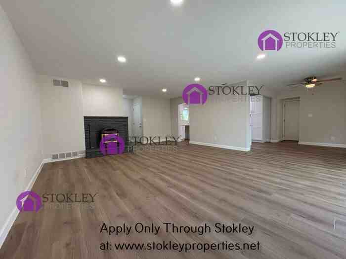 1840 Sandalwood Dr - Photo 3 of 39