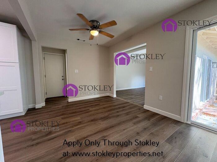 1840 Sandalwood Dr - Photo 6 of 39