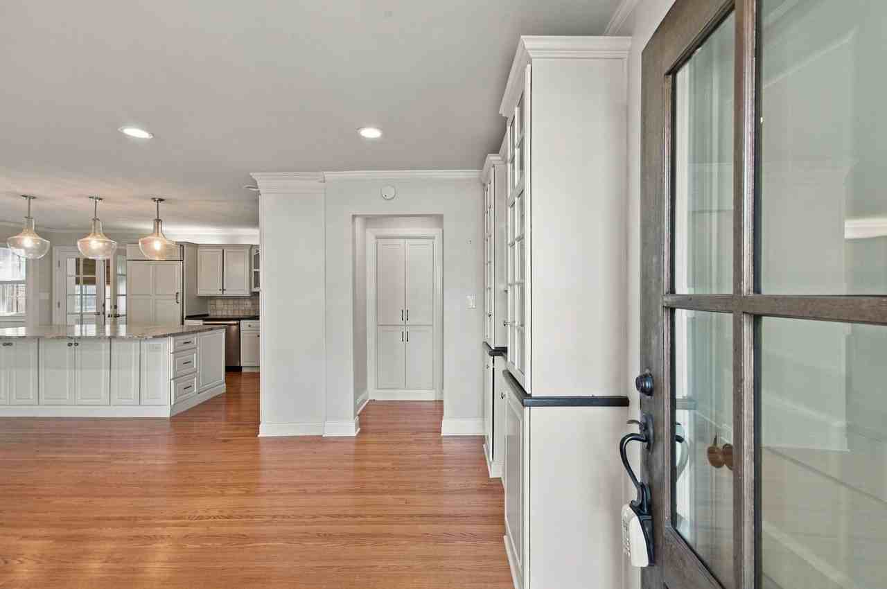 2023 Galbraith Dr - Photo 4 of 50