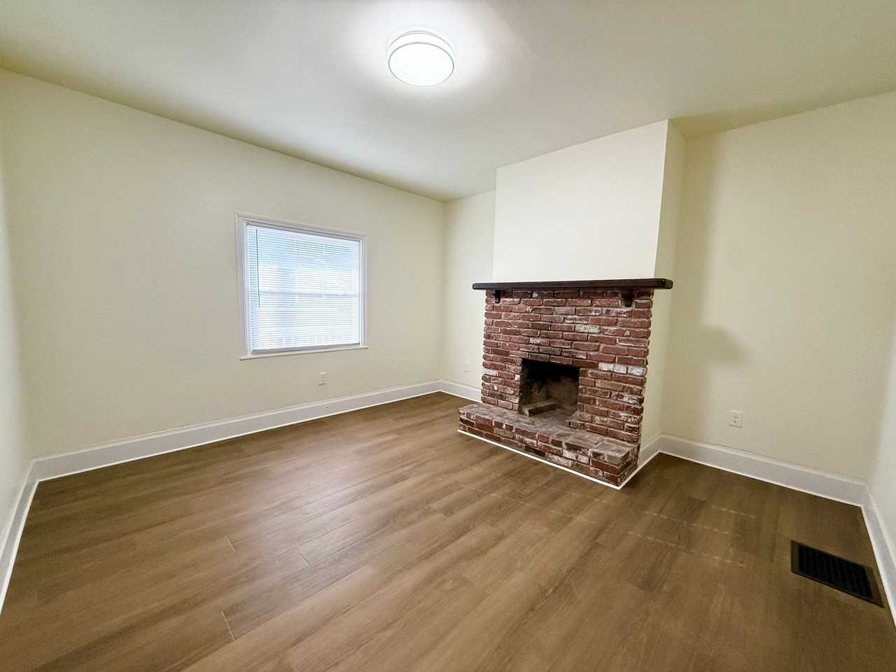 1705 Martha St - Photo 5 of 26