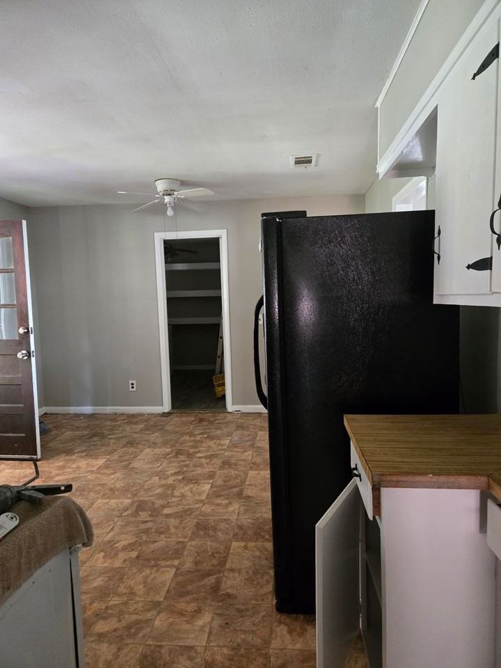 2702 4th Ave - Photo 4 of 14