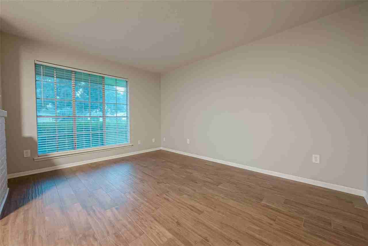 1406 Pinecroft Dr - Photo 6 of 11
