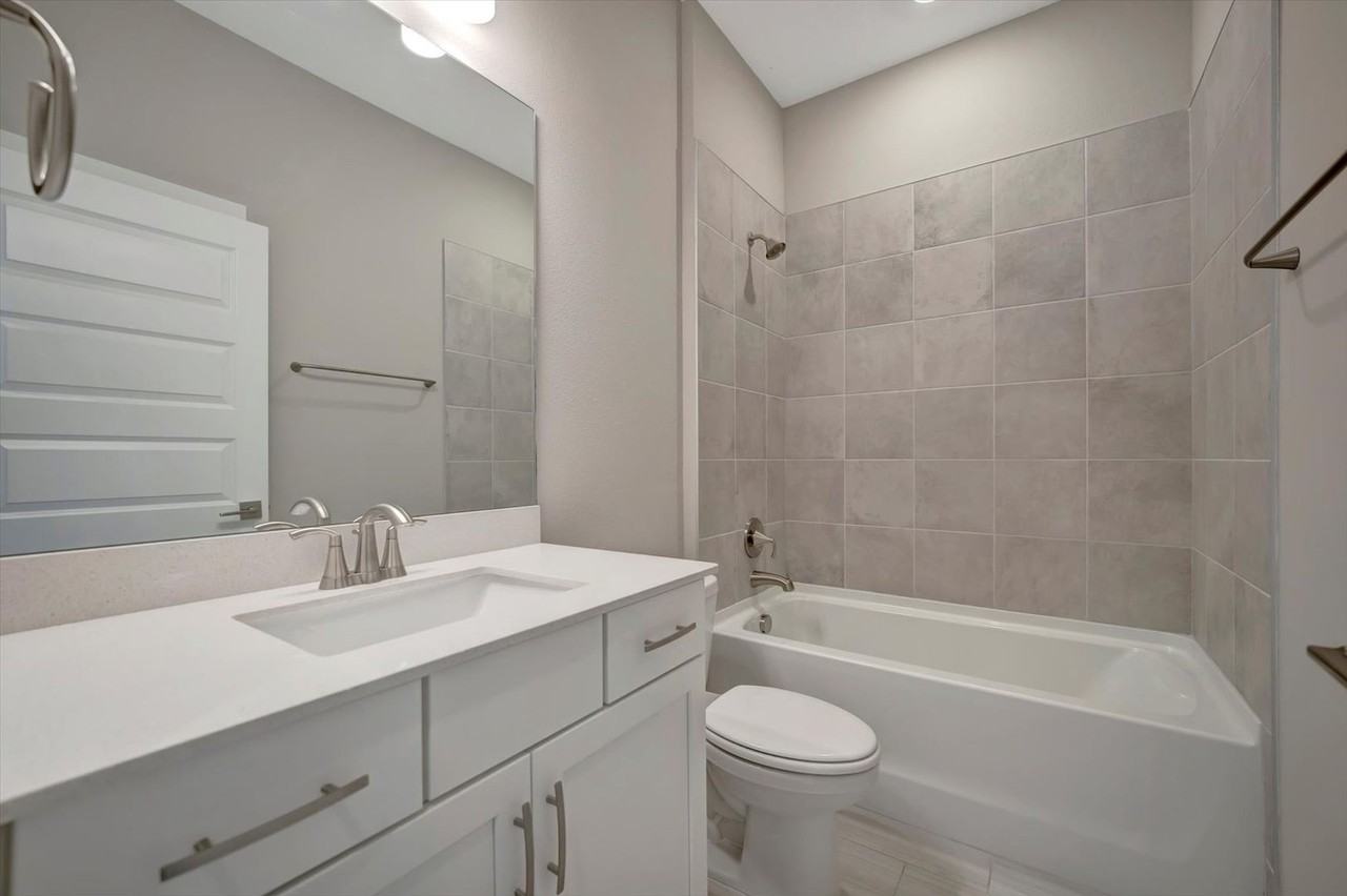 112 Seagrass Isle - Photo 6 of 40