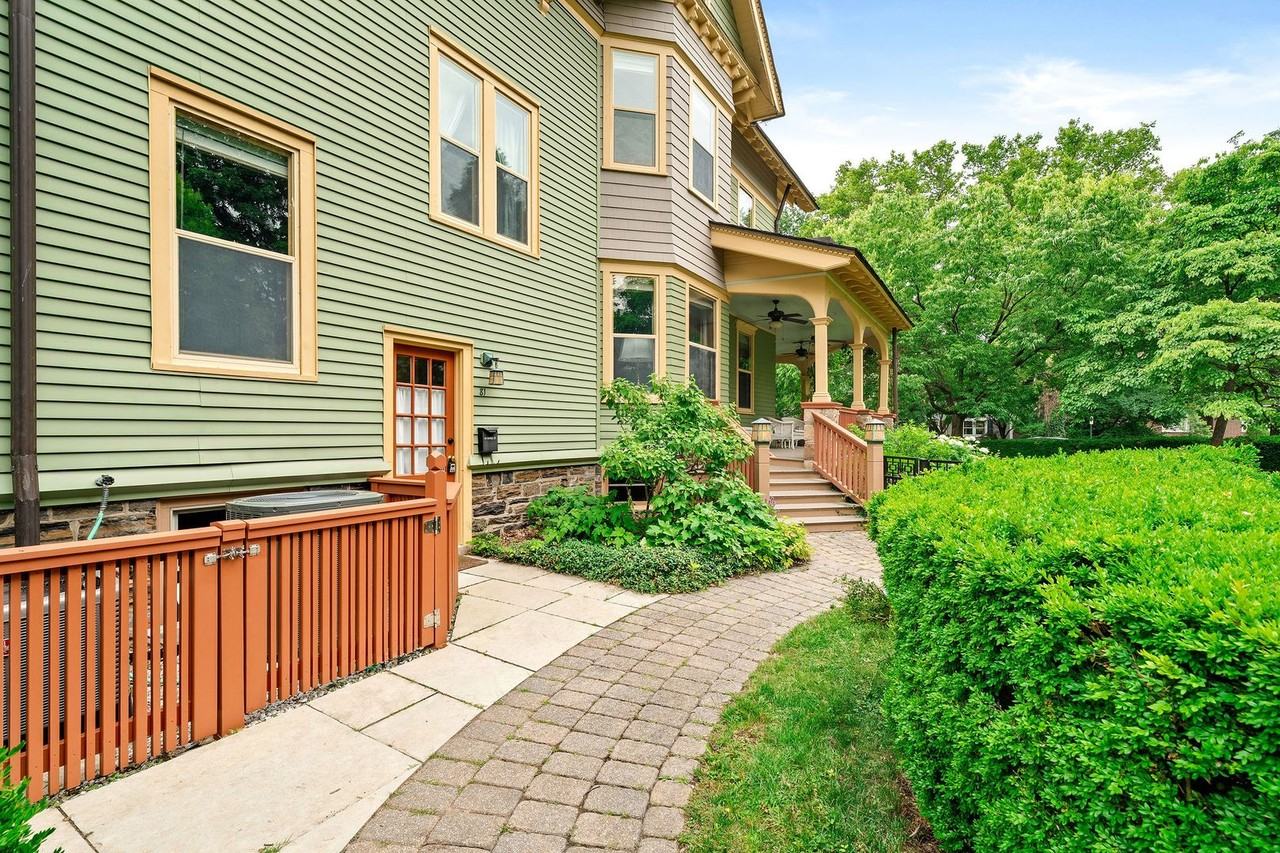 81 Moore St - Photo 5 of 19