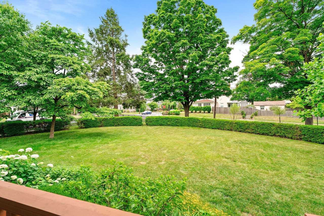 81 Moore St - Photo 7 of 19