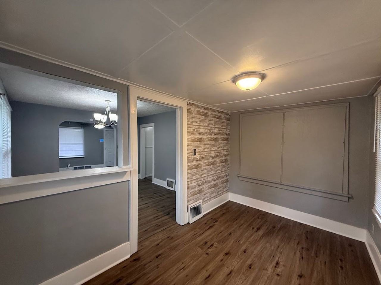 749 Columbus Ave - Photo 5 of 11