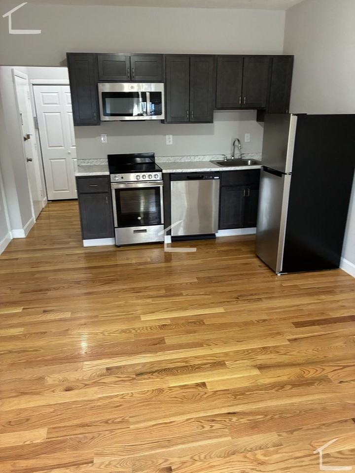 1124 Commonwealth Ave