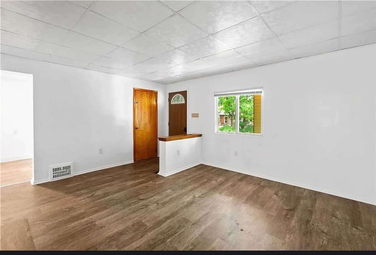 106 Carrick Ave - Photo 5 of 12