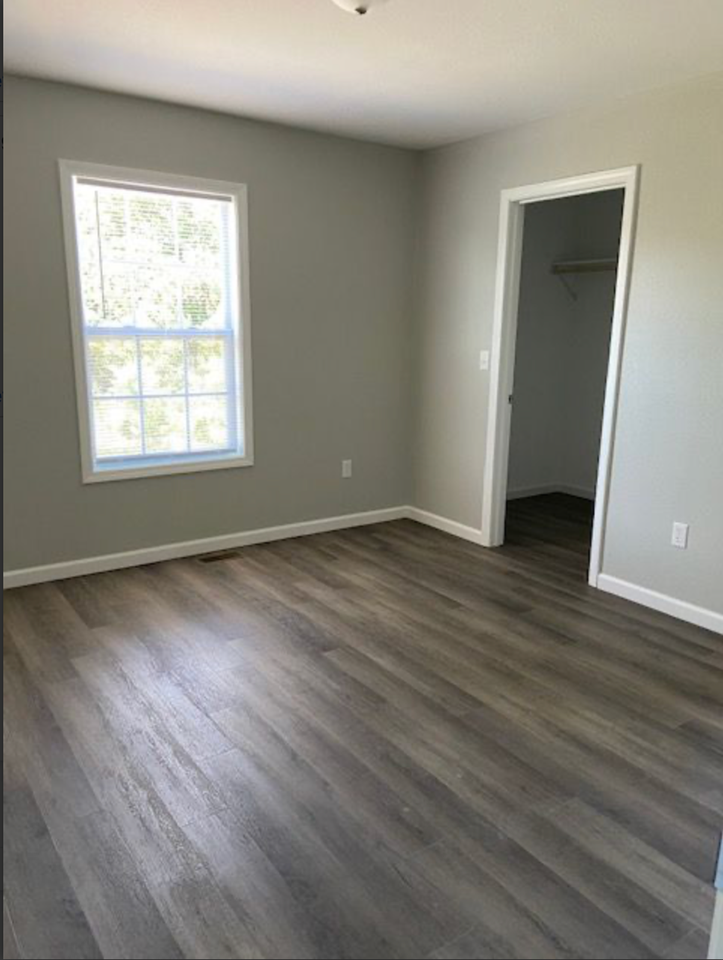 2624 Hickman Road - Photo 5 of 8