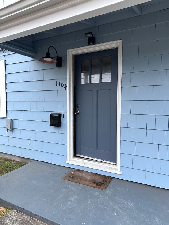 1104 Harris St - Photo 2 of 22