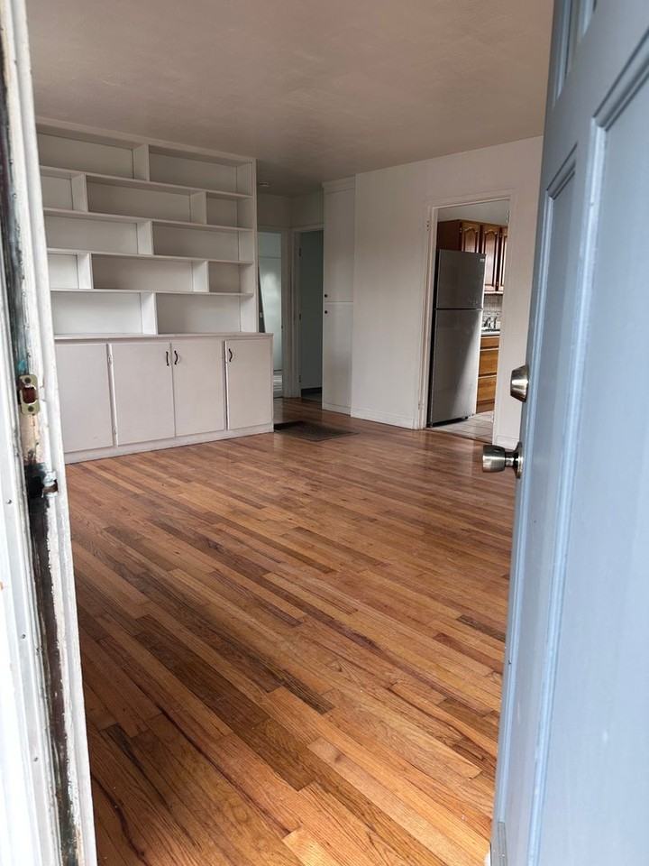 1104 Harris St - Photo 3 of 22