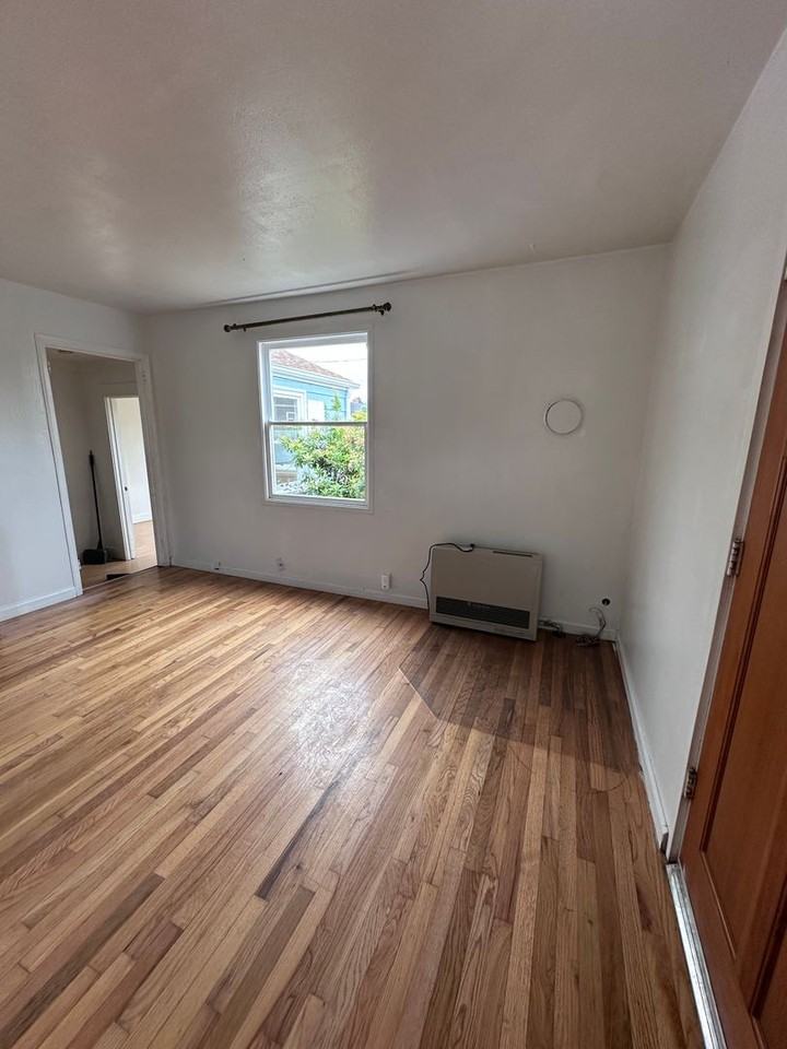 1104 Harris St - Photo 4 of 22