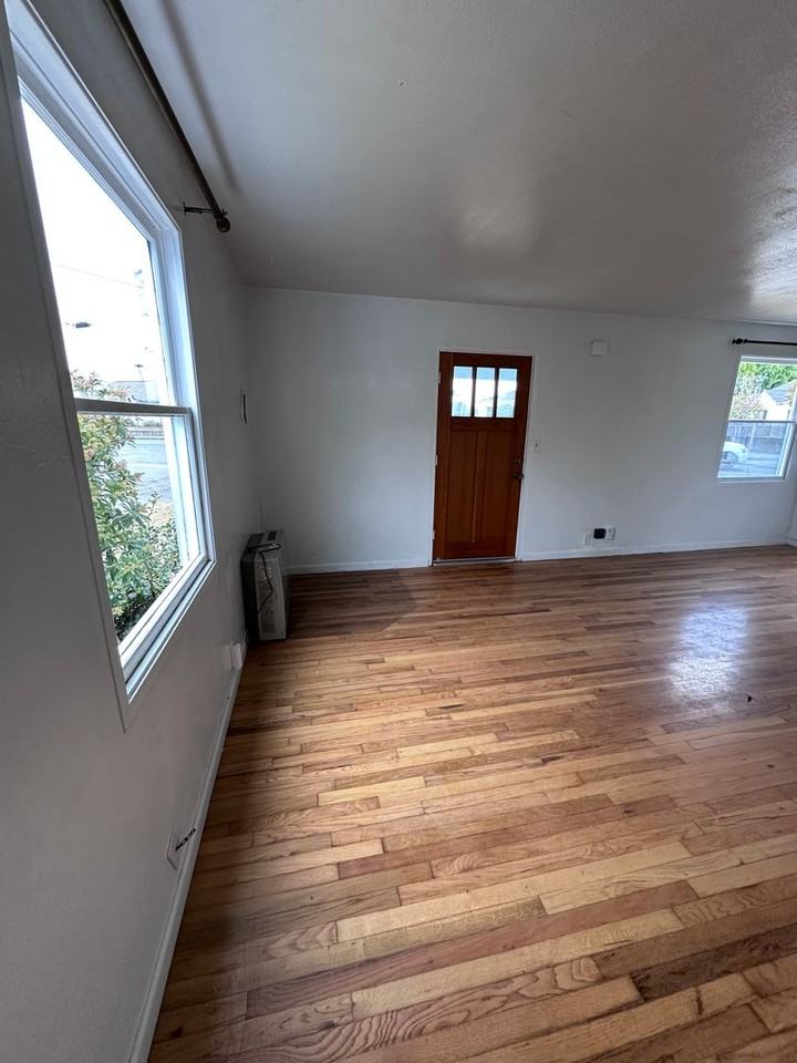1104 Harris St - Photo 5 of 22