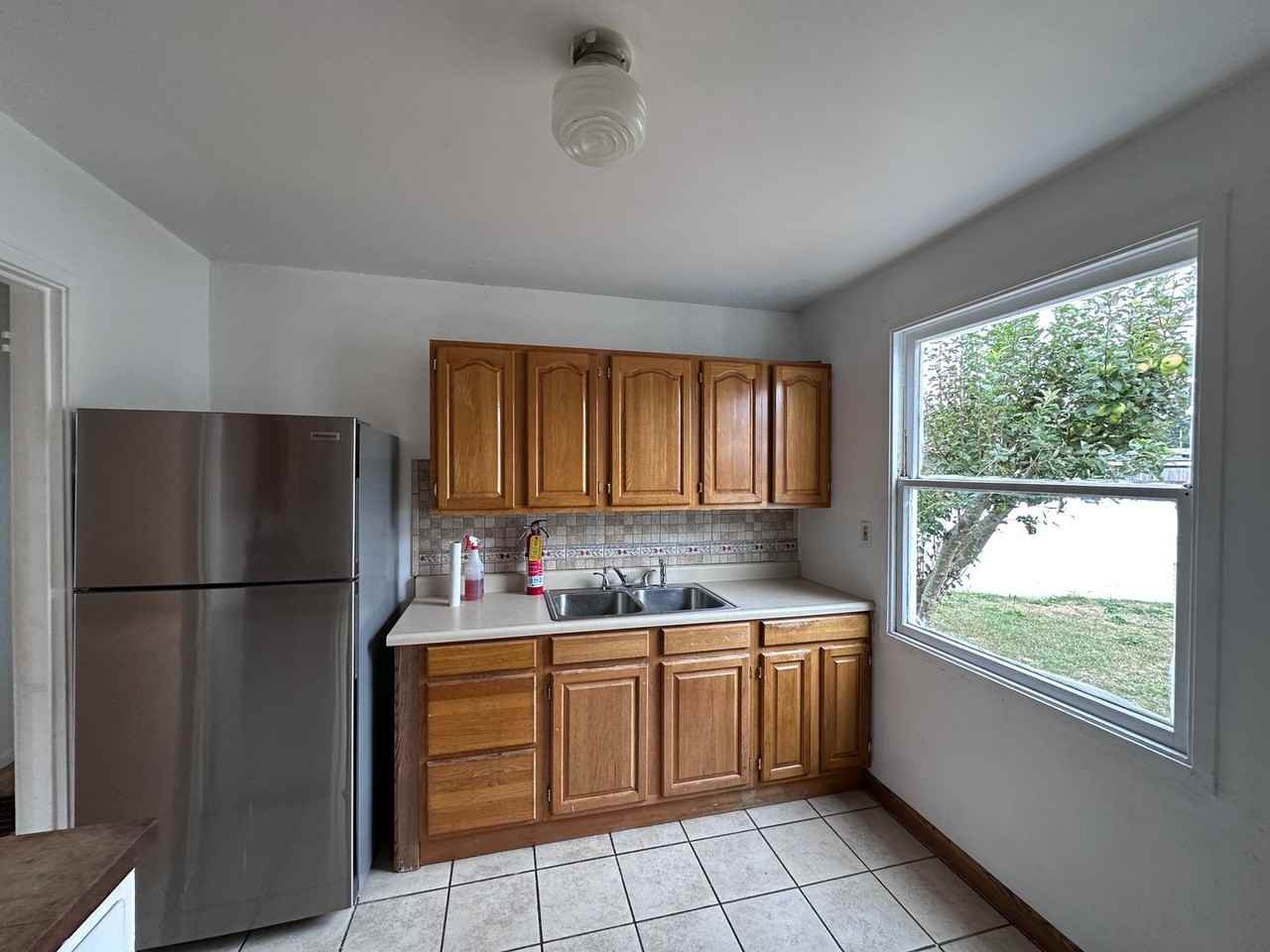 1104 Harris St - Photo 7 of 22
