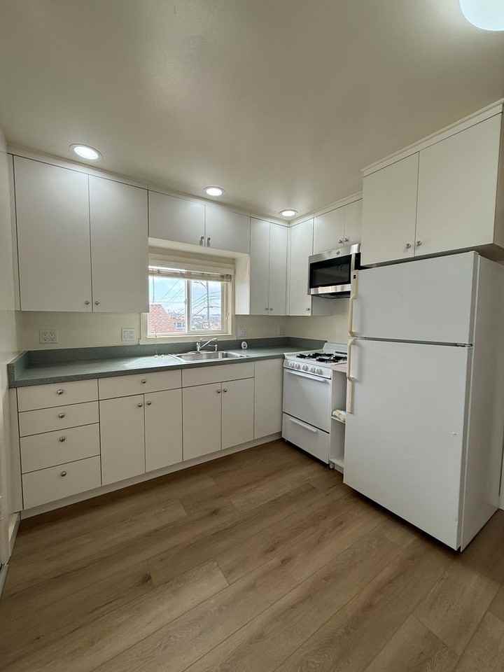 622 Tamarack Ln - Photo 3 of 19