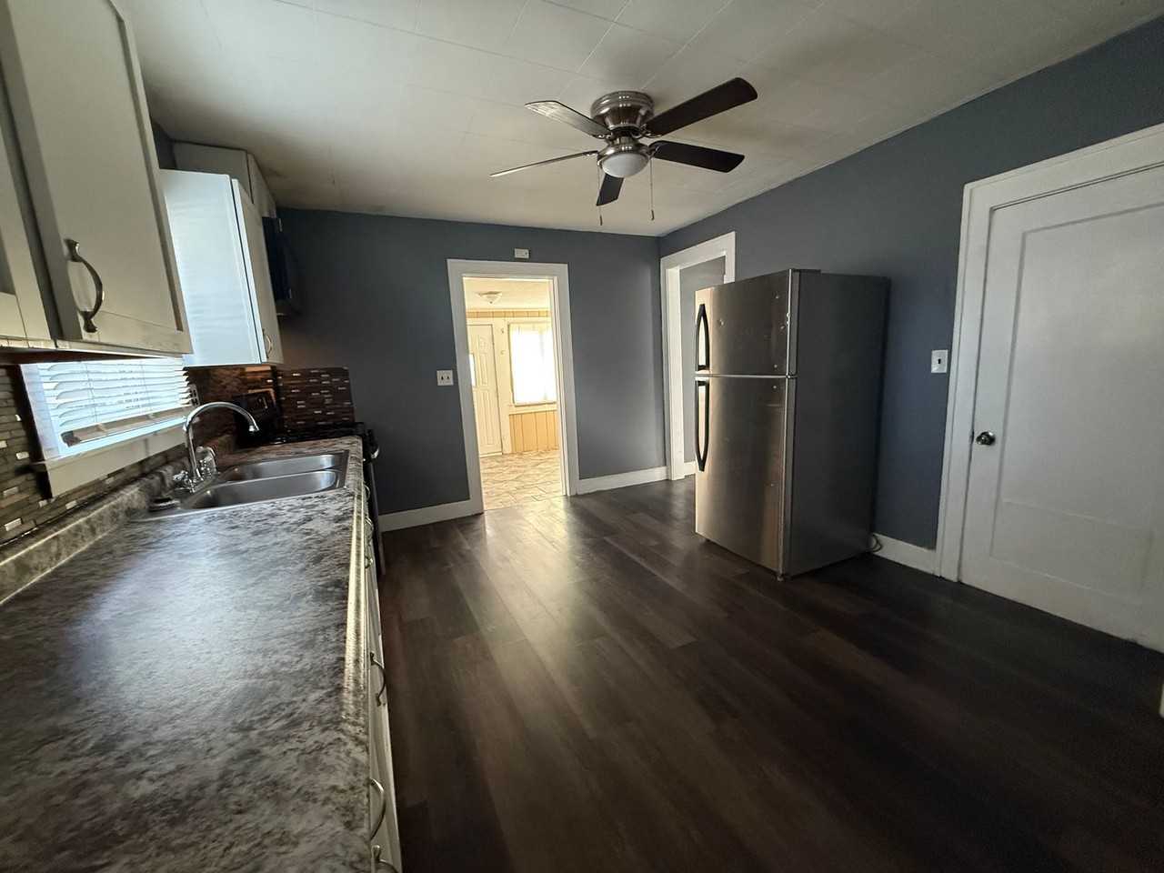 2310 3rd St - Photo 3 of 19