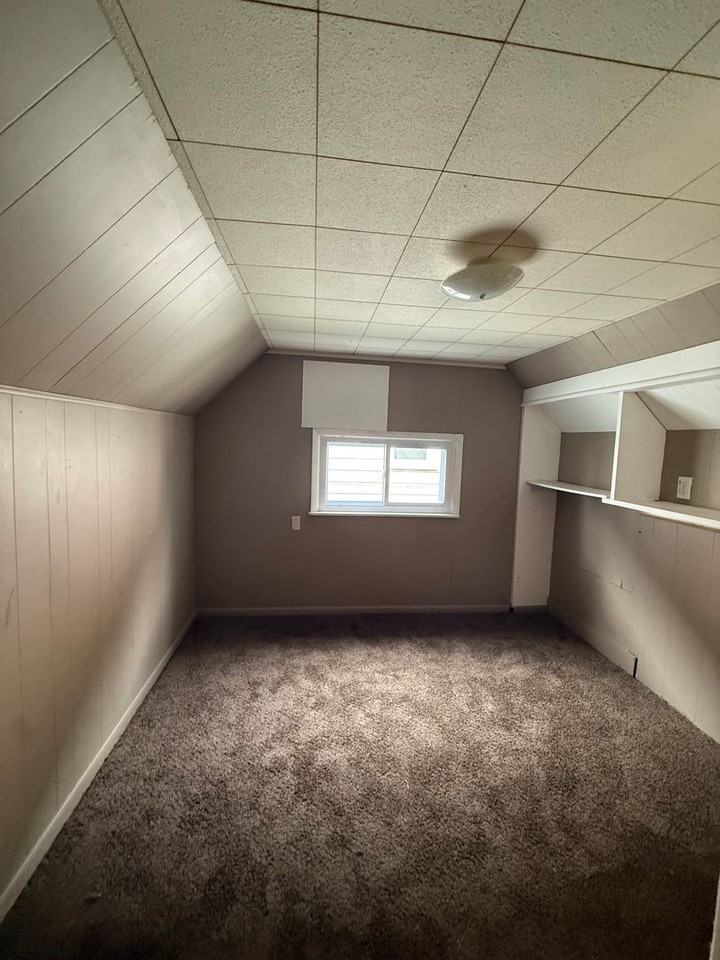 3893 E 55th St - Photo 5 of 9