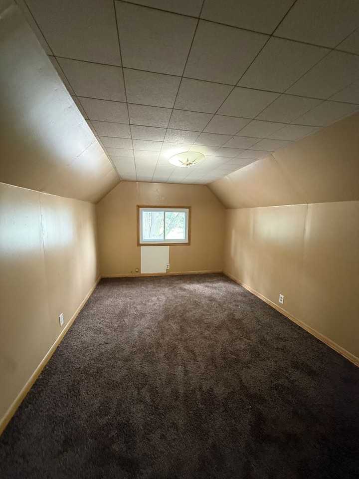 3893 E 55th St - Photo 7 of 9