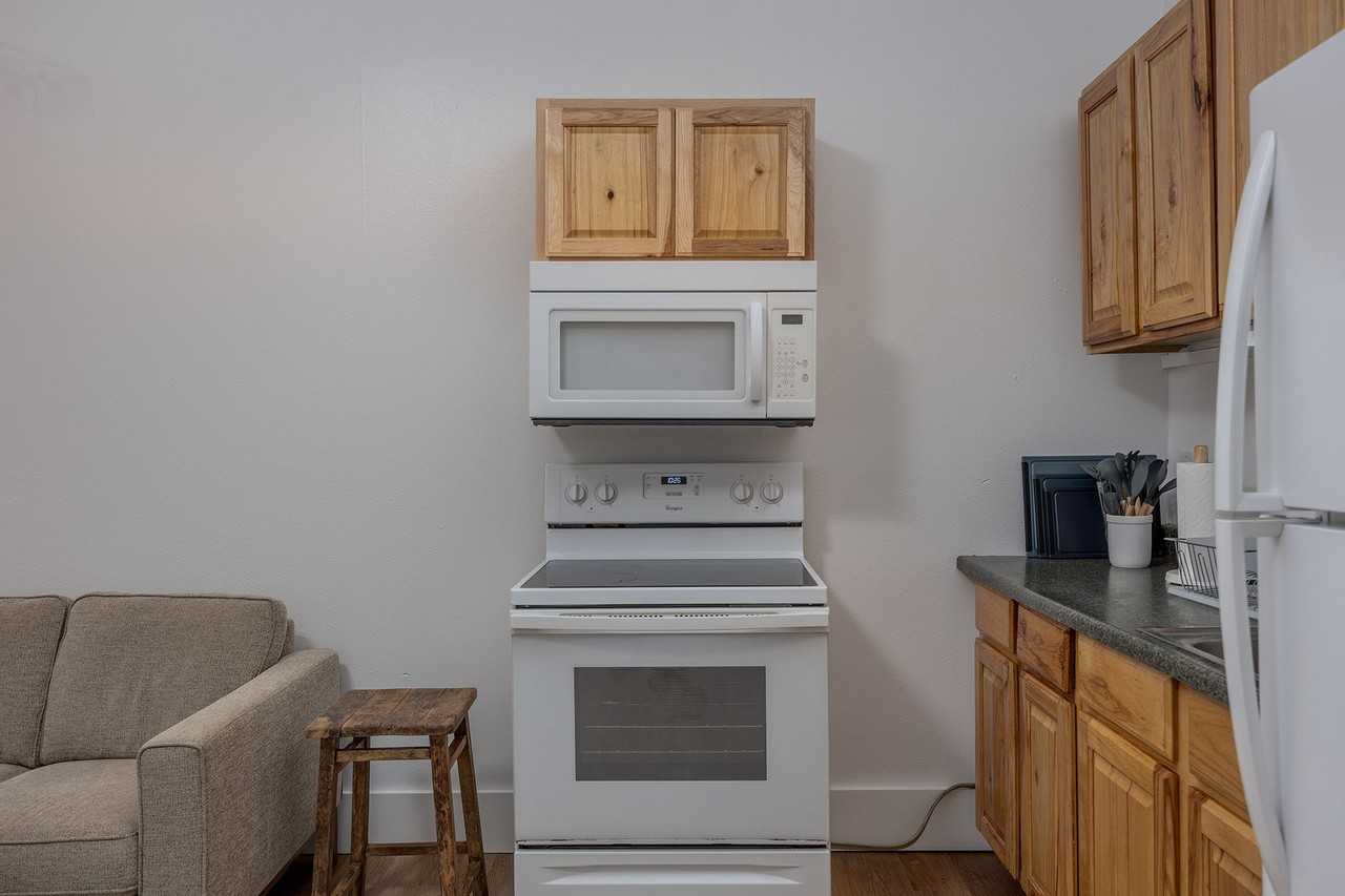 1994 Badger Road - Photo 5 of 14