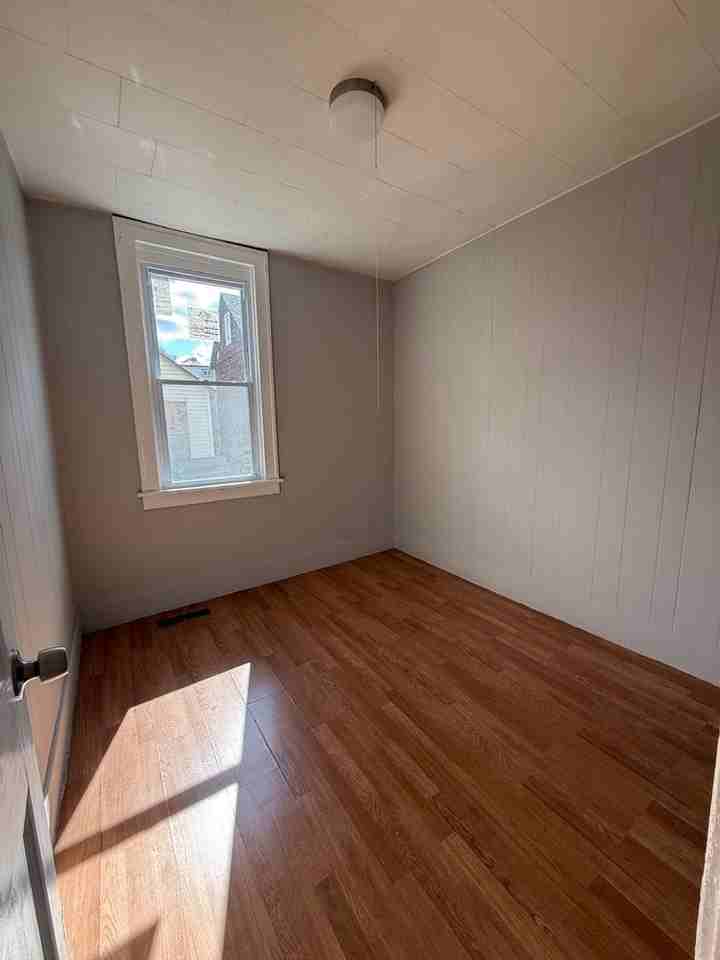 710 Blandina St - Photo 4 of 7