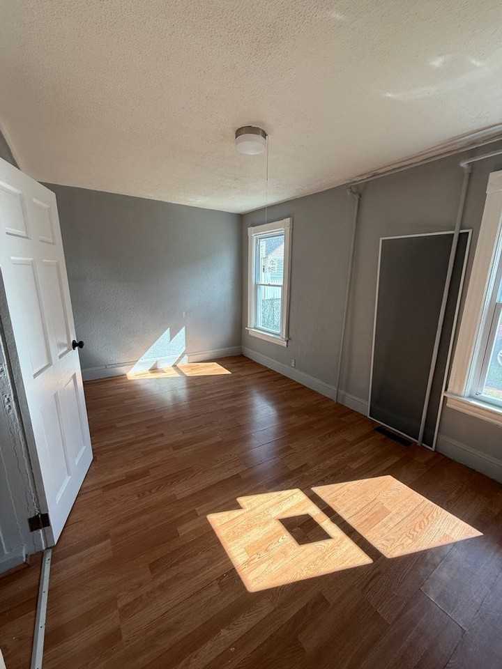 710 Blandina St - Photo 5 of 7