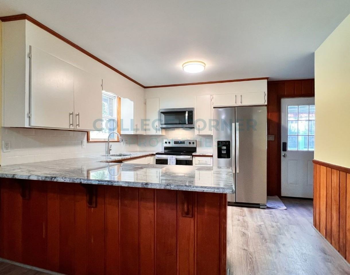 146 Rosedale Cir - Photo 4 of 16