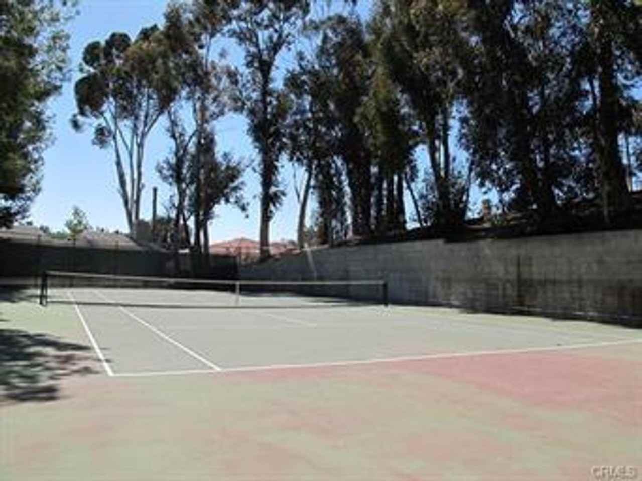 22137 Burbank Blvd #1 - Photo 4 of 33