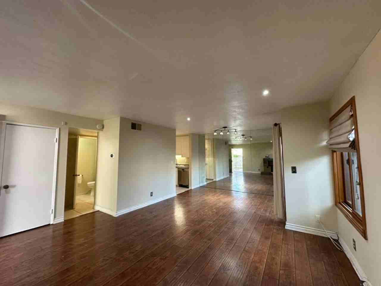 22137 Burbank Blvd #1 - Photo 6 of 33