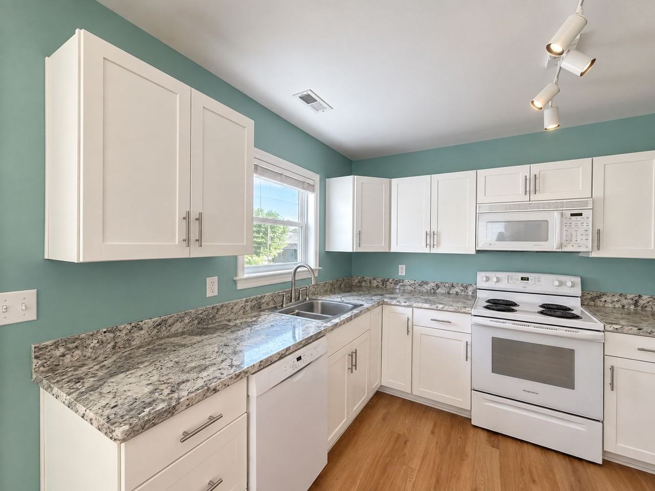 2300 Fontaine Ave - Photo 5 of 6