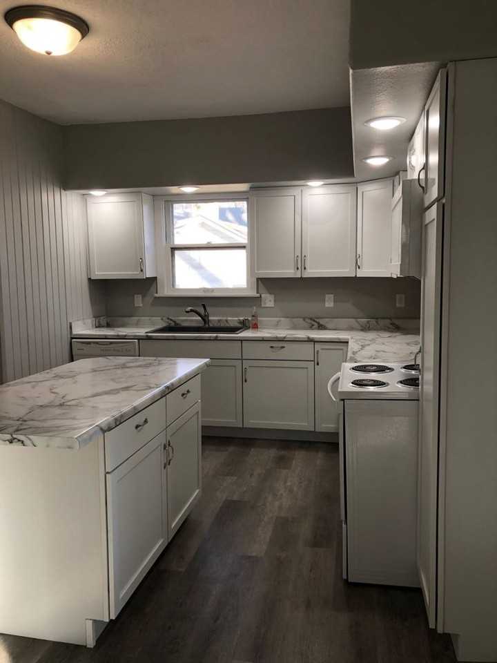 324 Church St - Photo 3 of 3