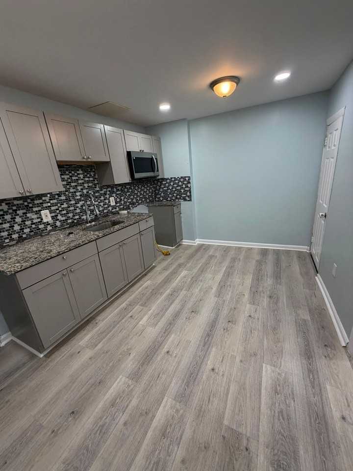 112 Staley Ave - Photo 7 of 29