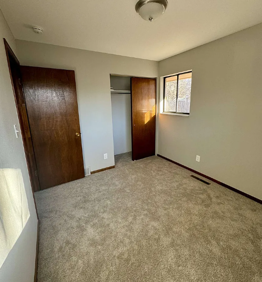 512 Alpine St #2 - Photo 4 of 7