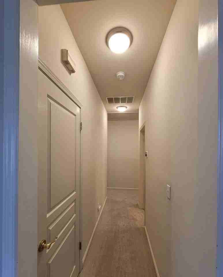 1095 Crescent Dr - Photo 7 of 26