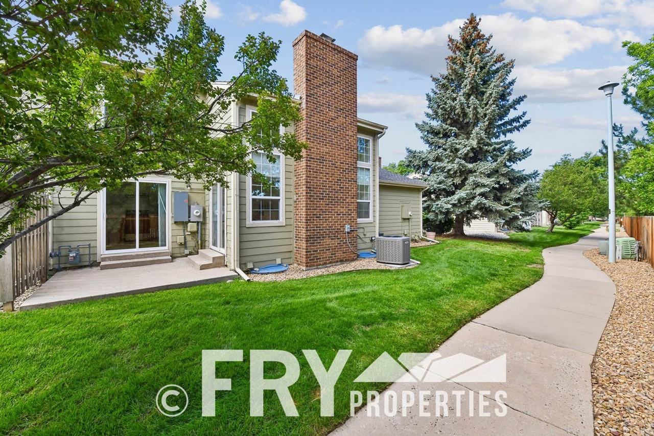 14313 E Warren Pl - Photo 5 of 29
