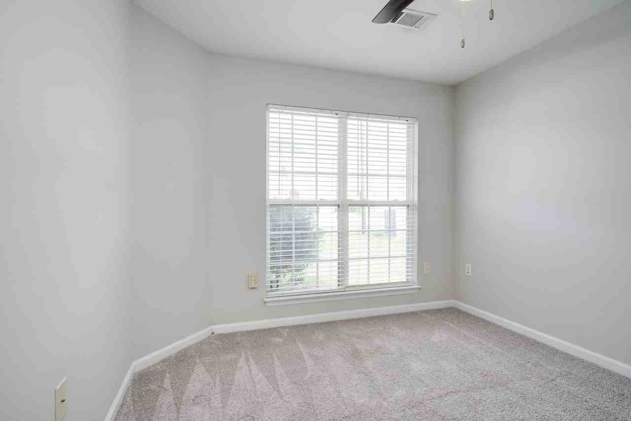 313 Whitney Pl - Photo 5 of 29