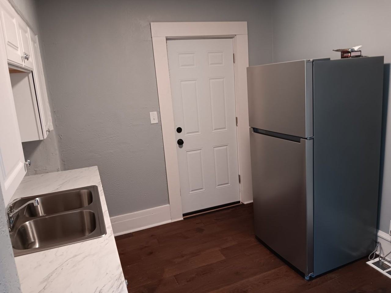 2277 5th St Sw - Photo 5 of 11