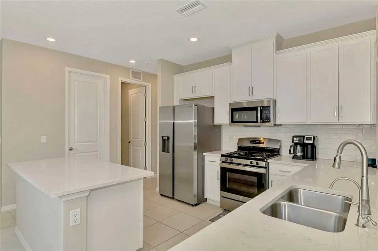 6310 Grandview Hill Ct - Photo 4 of 19