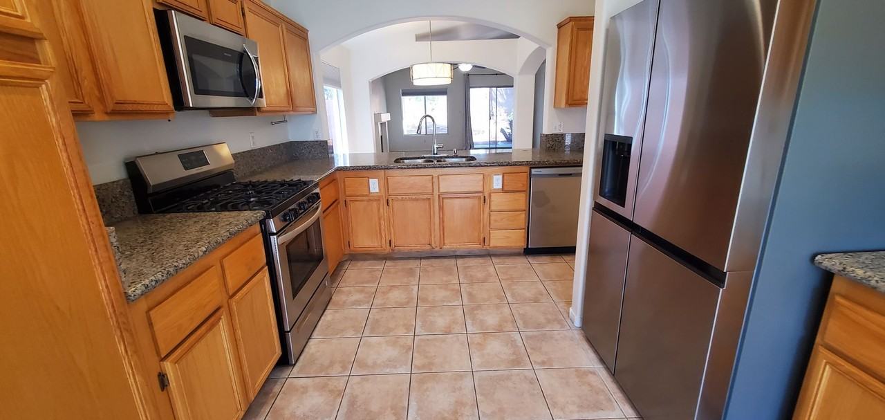 1805 Quail Point Ct - Photo 3 of 29