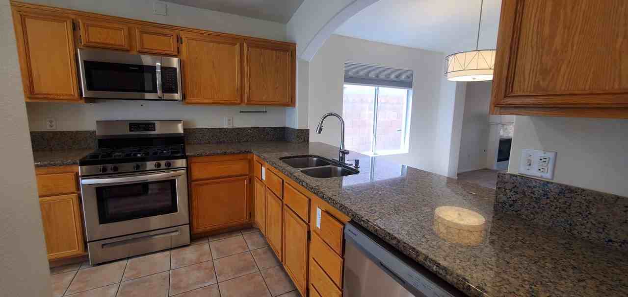 1805 Quail Point Ct - Photo 4 of 29