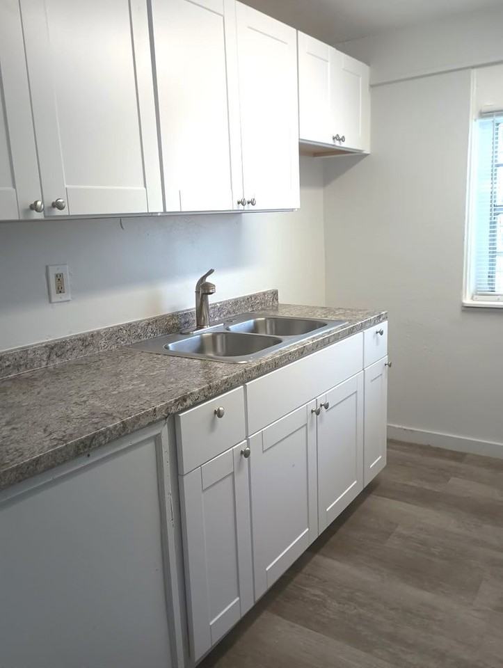 1334 Woodward Ave #A - Photo 4 of 10