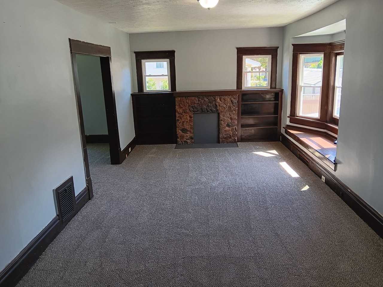 159 Dodge Ave - Photo 2 of 9