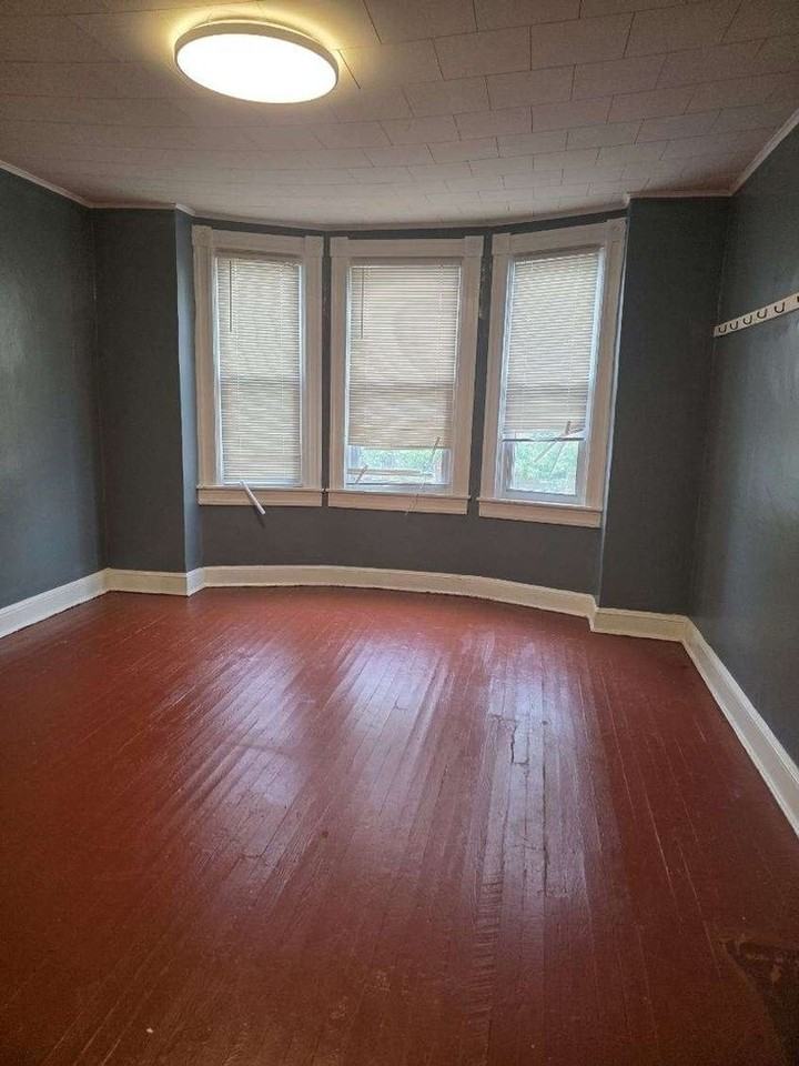 406 S Macon St - Photo 3 of 30