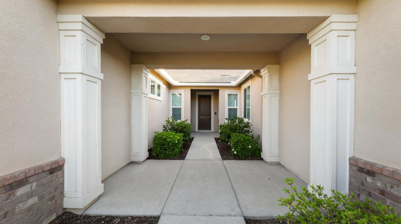 14317 Pemberley Passage Ave - Photo 3 of 40