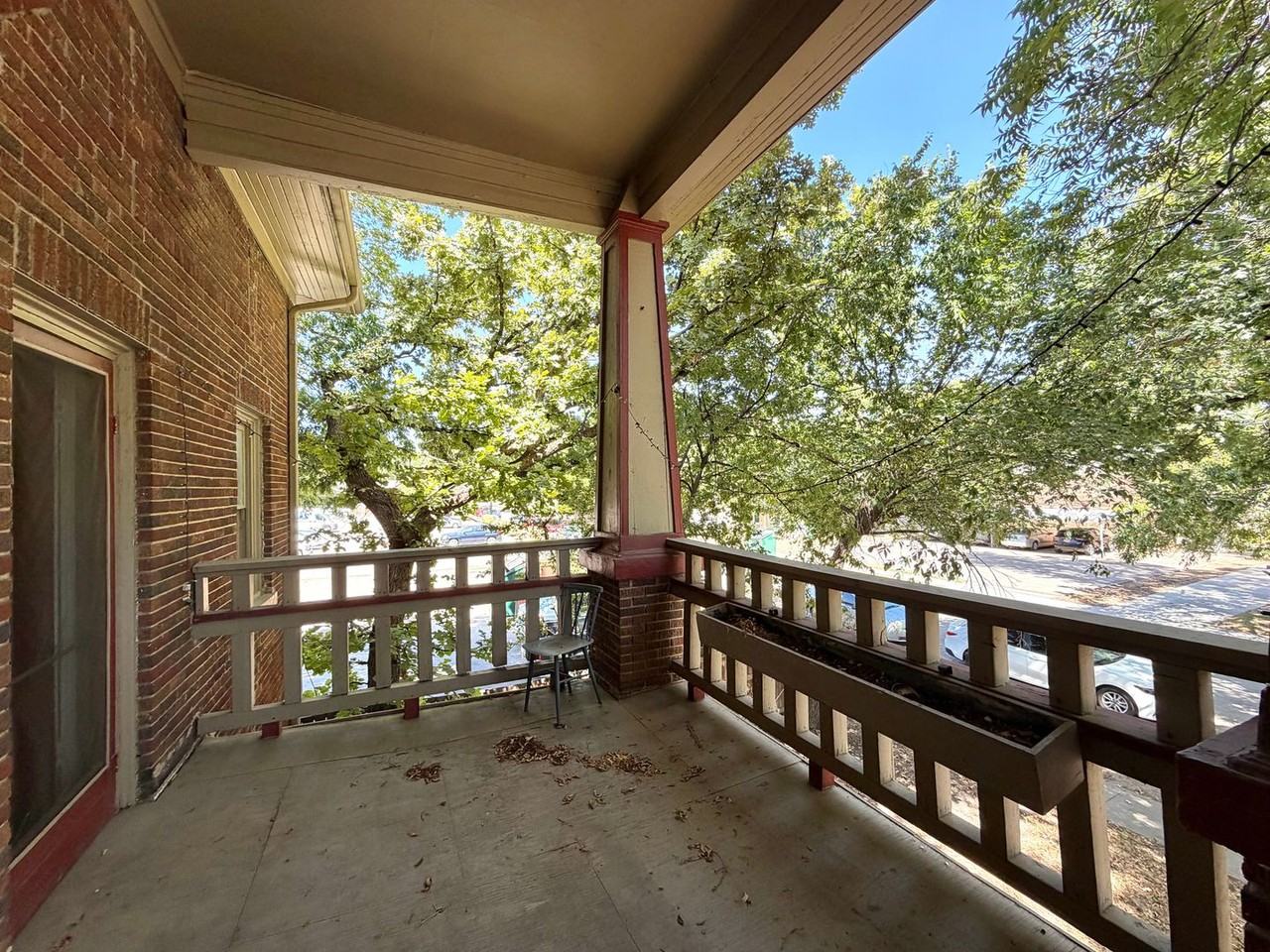 N Austin St - Photo 3 of 11