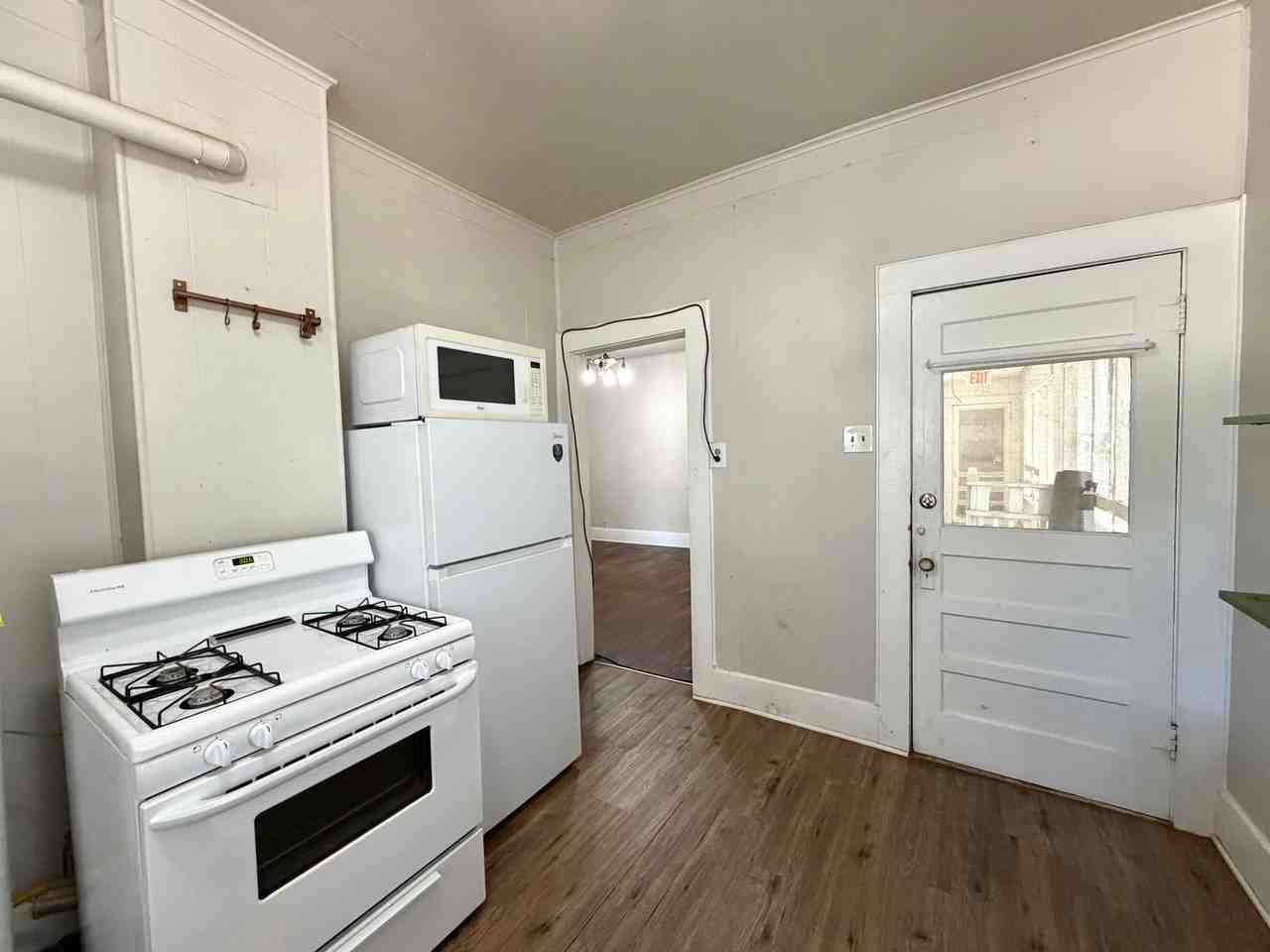 N Austin St - Photo 7 of 11